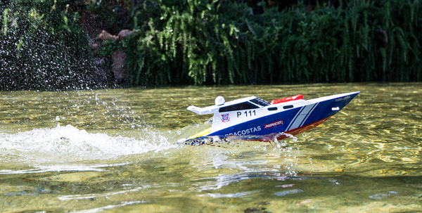 RC Boat Sailing